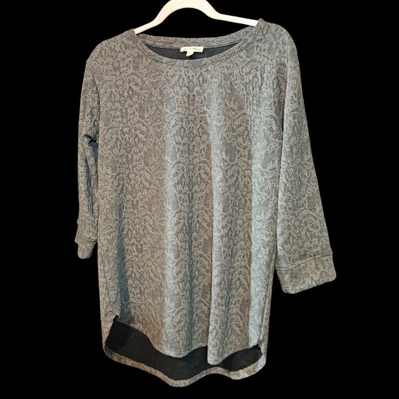 Jane & Delancey Gray Animal Print Tunic Top with Sheer Hem Size Medium - Picture 1 of 6